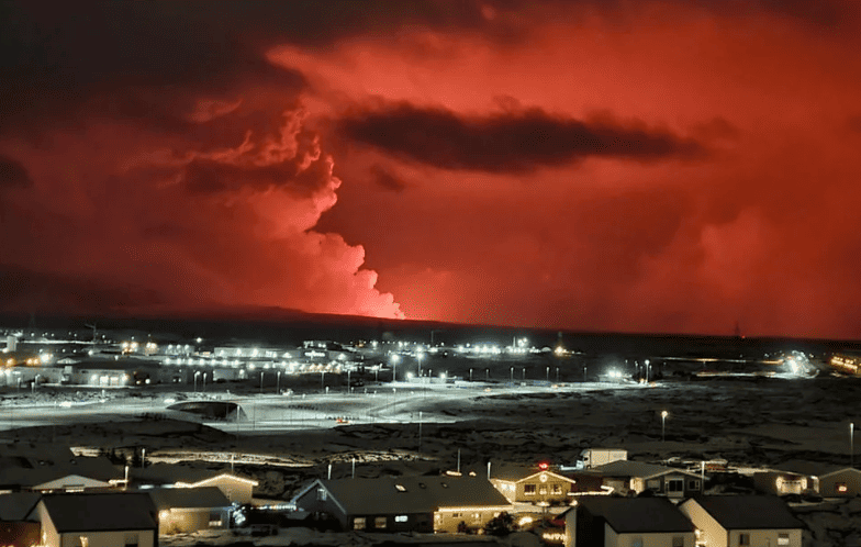 Iceland volcano: Pollution warning for capital after eruption