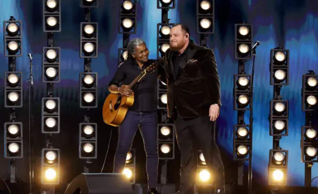 Tracy Chapman and Luke Combs Gave America a Rare Gift: Harmony